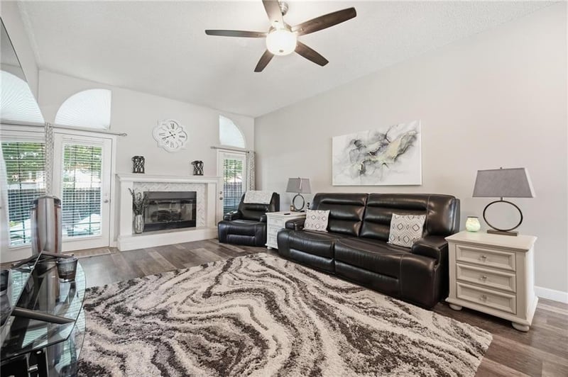 820 Benjamin Cir, Lee's Summit, MO 64081