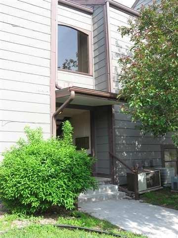 1318 Westbrooke St, Lawrence, KS 66049