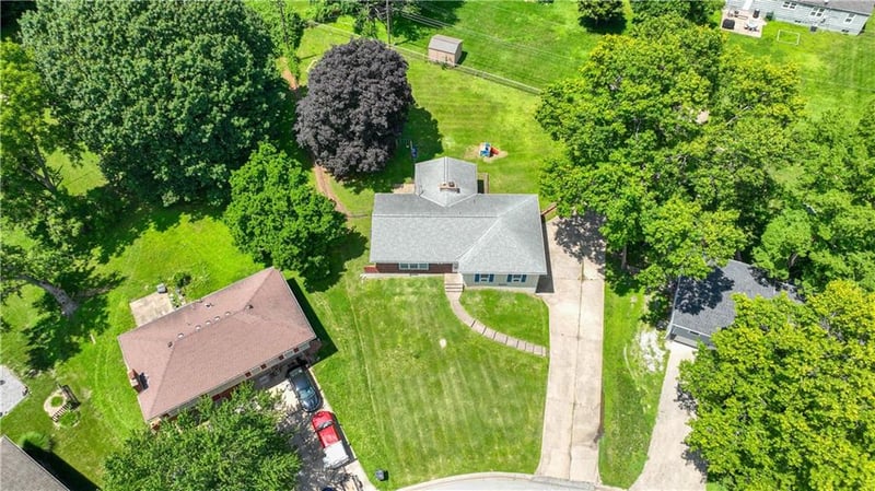 9700 82nd St, Raytown, MO 64138