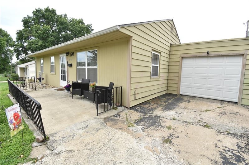2710 Southeast Trl, St Joseph, MO 64506