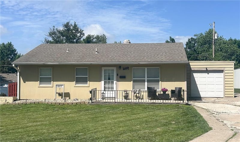 2710 Southeast Trl, St Joseph, MO 64506