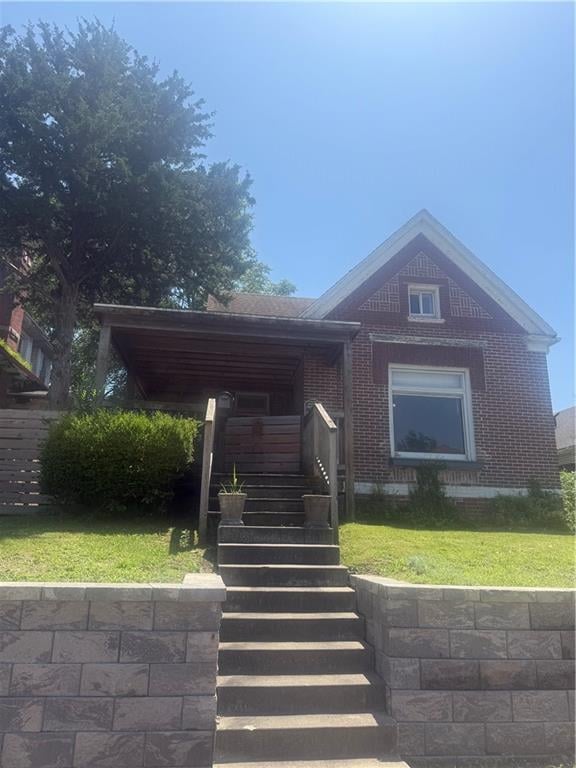 2424 Olive St, St Joseph, MO 64507