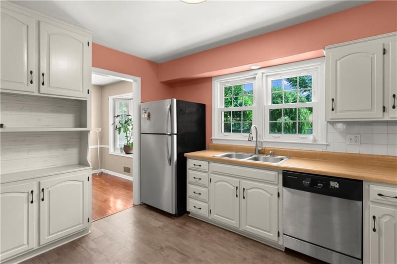 4123 Cottage Ave, Independence, MO 64055