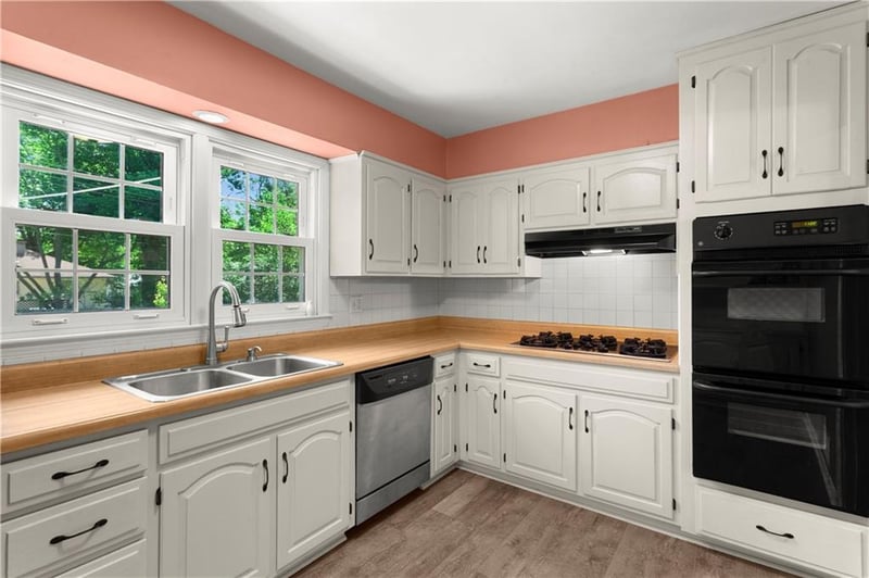 4123 Cottage Ave, Independence, MO 64055