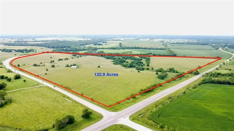 122.9 Acres 222nd St, Tonganoxie, KS 66086