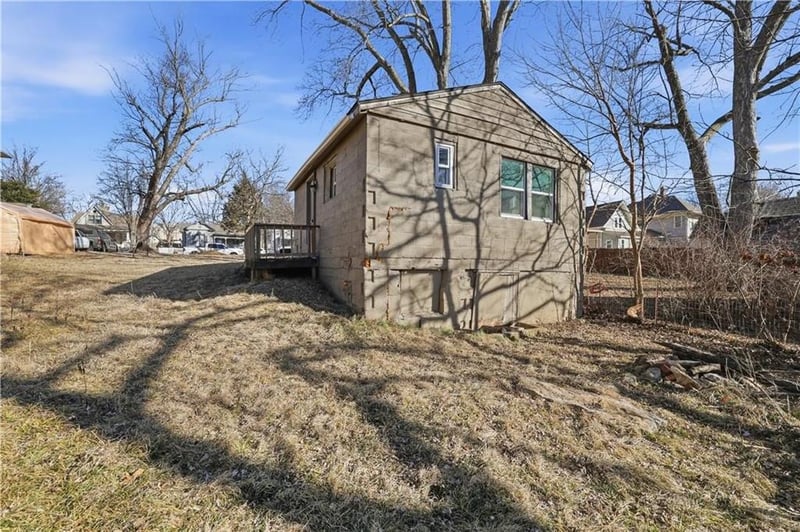817 White Oak St, Independence, MO 64050