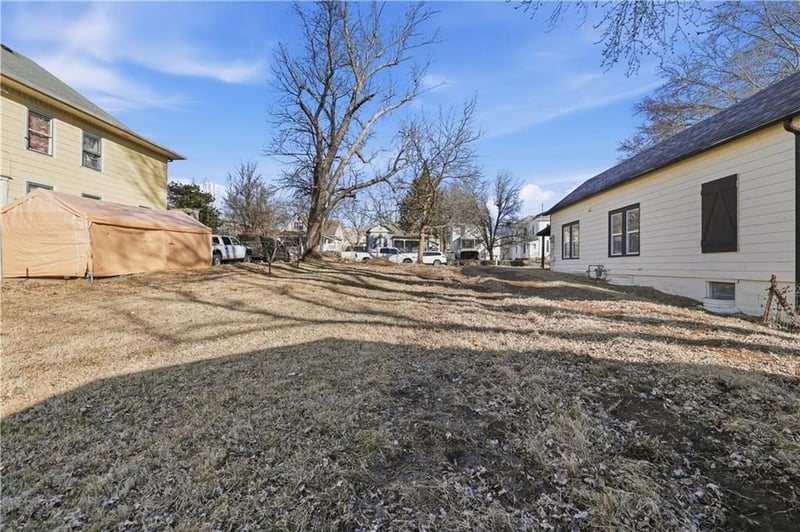 817 White Oak St, Independence, MO 64050