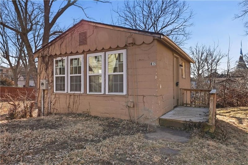 817 White Oak St, Independence, MO 64050