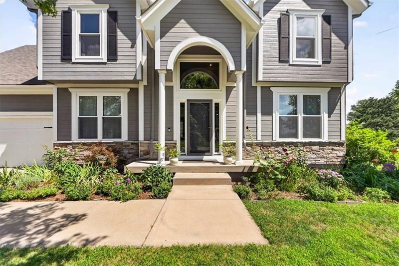 21614 W 96th St, Lenexa, KS 66220