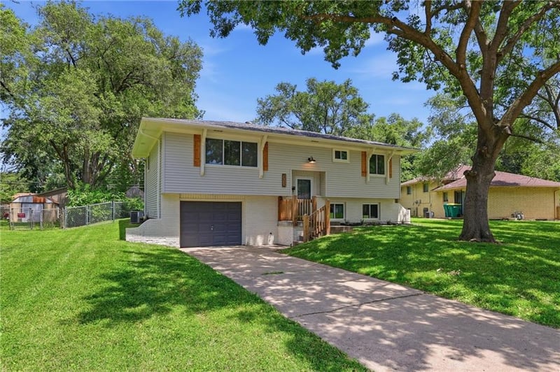 5012 Powell Ave, Kansas City, KS 66106