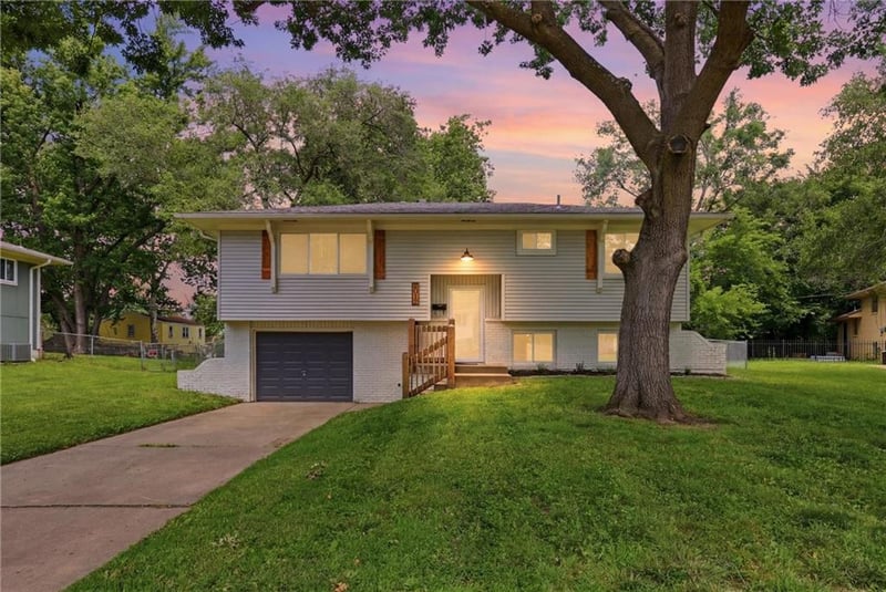 5012 Powell Ave, Kansas City, KS 66106