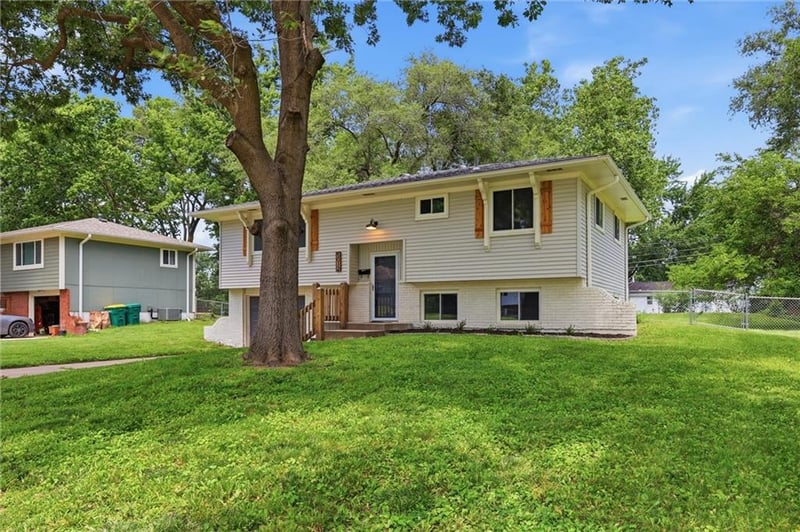 5012 Powell Ave, Kansas City, KS 66106