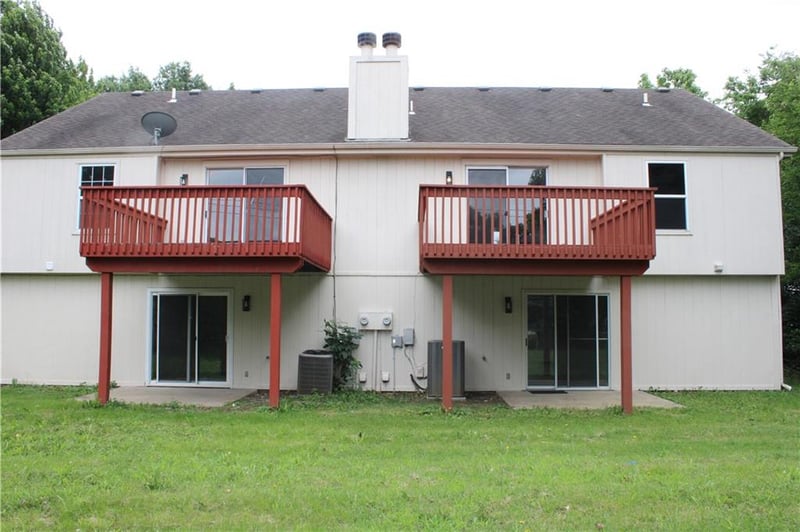 401-403 Highland Ln, Blue Springs, MO 64014