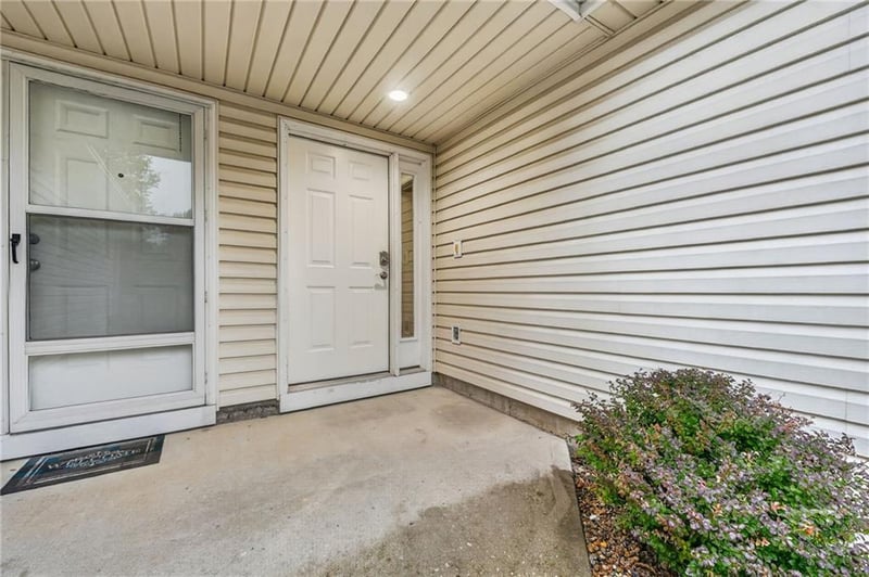 1312 Norwood Dr, Lee's Summit, MO 64081