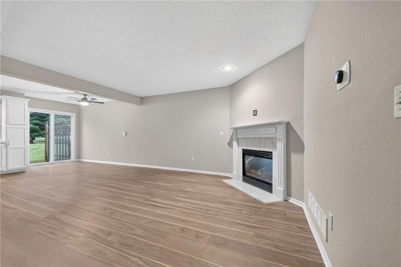 1312 Norwood Dr, Lee's Summit, MO 64081