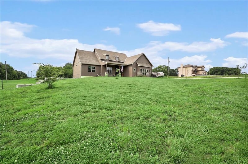 26401 267th St, Harrisonville, MO 64701