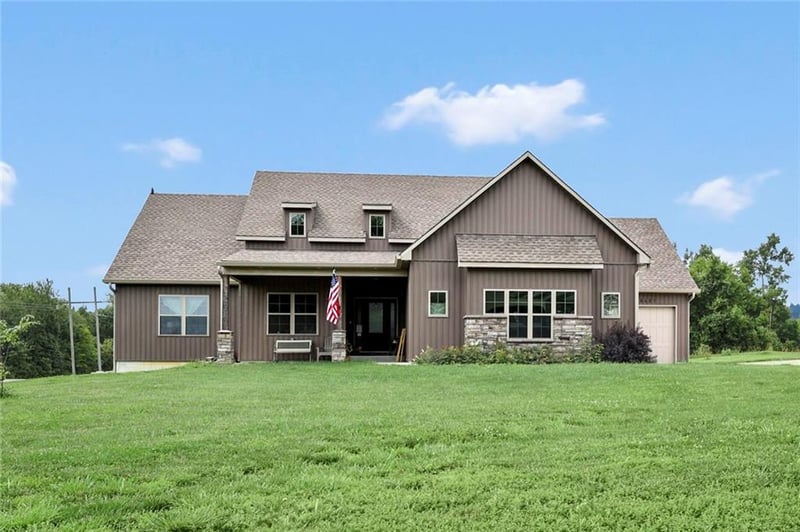 26401 267th St, Harrisonville, MO 64701