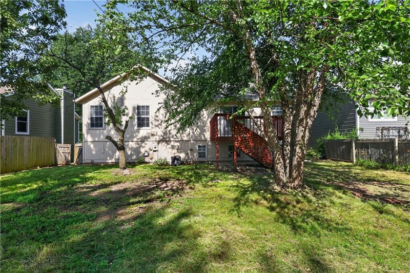 2816 Lankford Dr, Lawrence, KS 66046