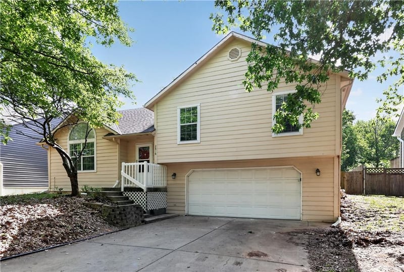 2816 Lankford Dr, Lawrence, KS 66046