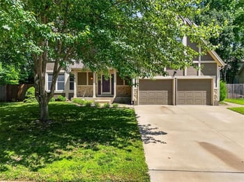 1608 81st St, Kansas City, MO 64118