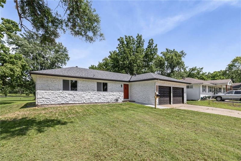 724 Hamilton St, Olathe, KS 66061