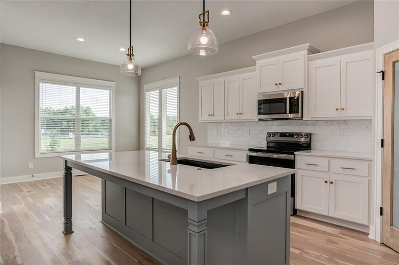 18722 169th Ter, Olathe, KS 66062