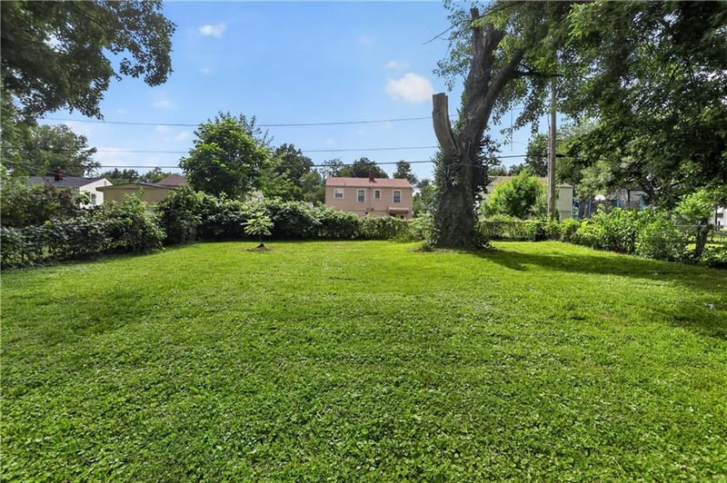 2218 Overton Ave, Independence, MO 64052