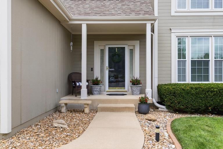 8300 143rd Ter, Overland Park, KS 66223
