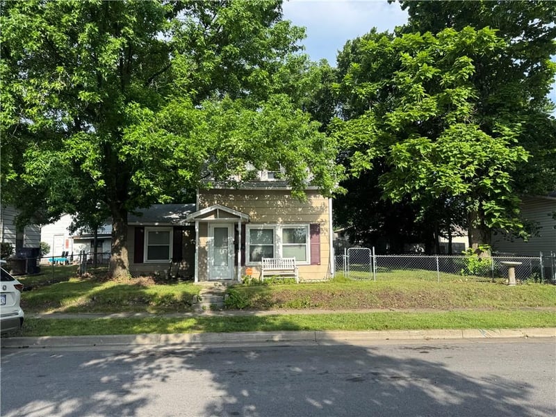 416 Hall St, Webb City, MO 64870