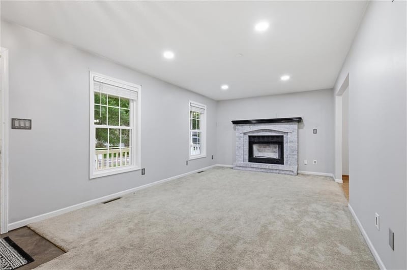 1209 Trail Ridge Dr, Blue Springs, MO 64015