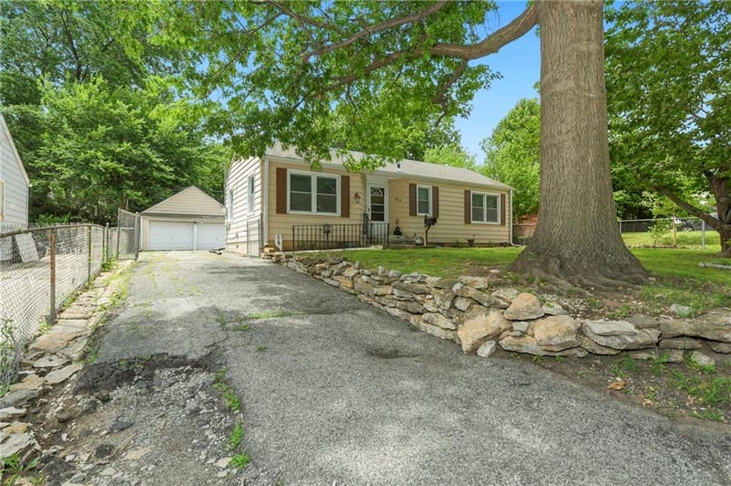510 Ralston Ave, Sugar Creek, MO 64054
