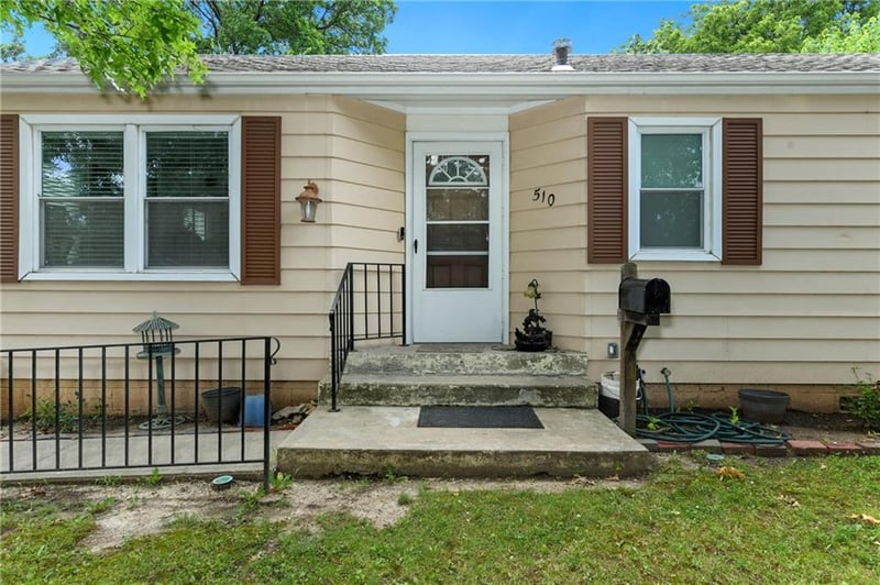 510 Ralston Ave, Sugar Creek, MO 64054