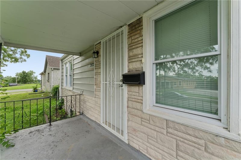 2428 Oakley Ave, Kansas City, MO 64127