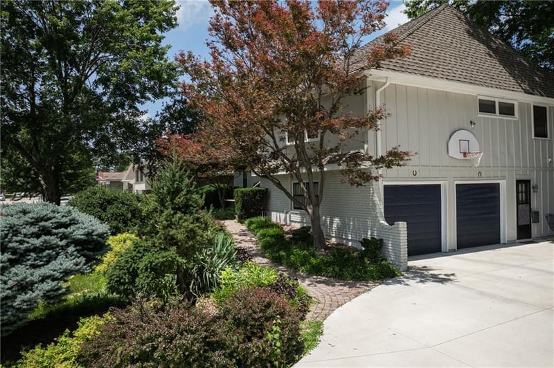 16516 George Franklyn Dr, Independence, MO 64055