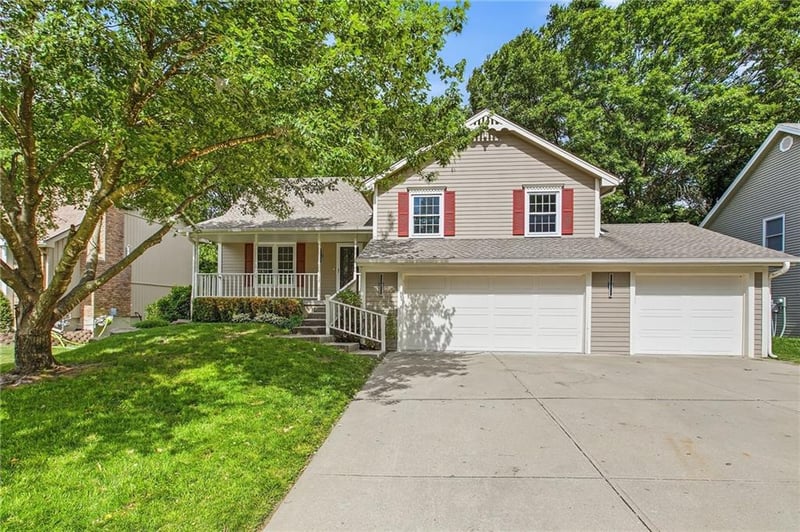 1310 Amesbury Ave, Liberty, MO 64068