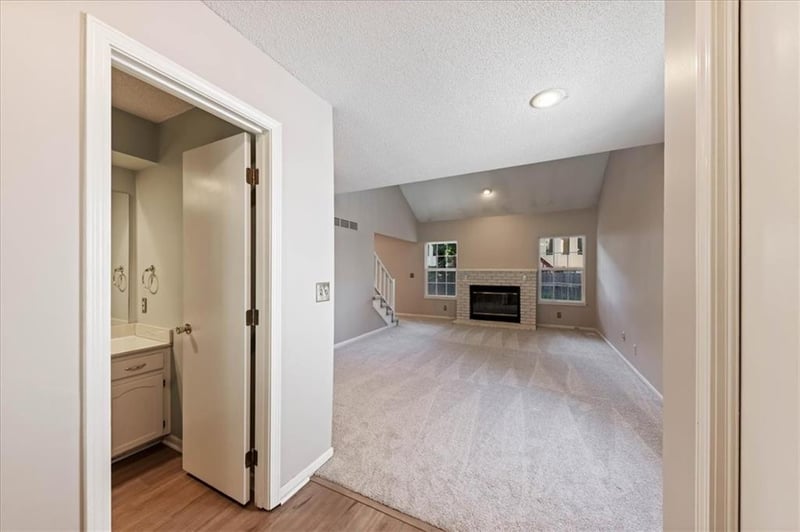10566 Long St, Overland Park, KS 66215