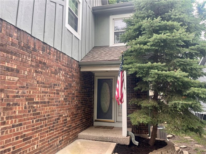 10566 Long St, Overland Park, KS 66215
