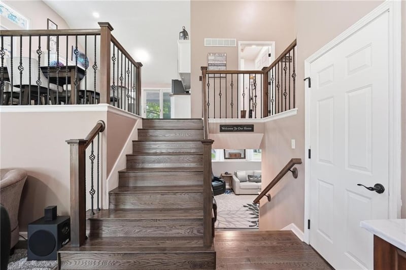 5900 Meadowsweet Ln, Shawnee, KS 66226