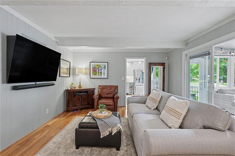9159 Kessler St, Overland Park, KS 66212