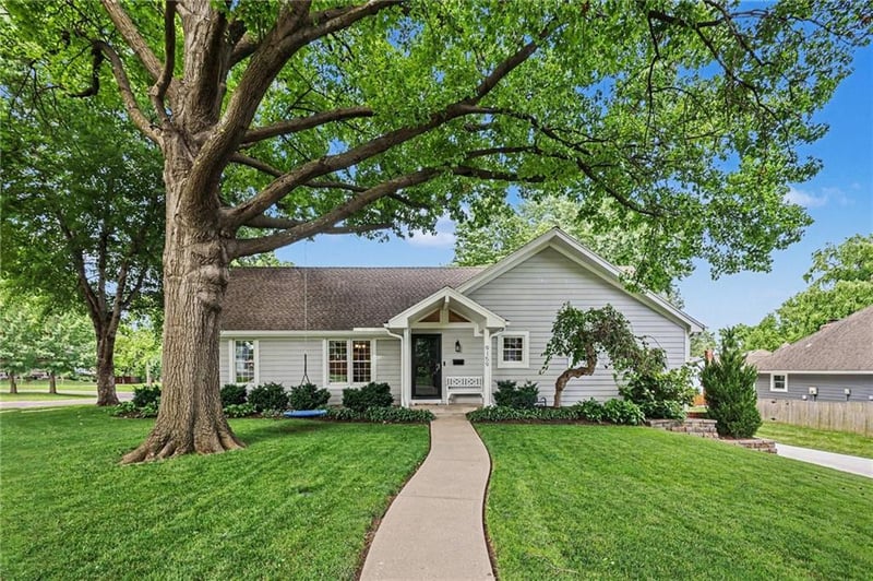 9159 Kessler St, Overland Park, KS 66212