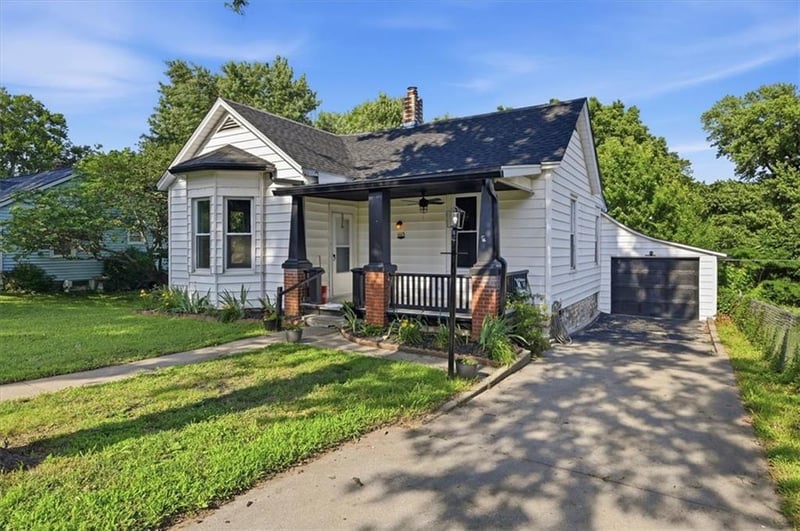1113 9th Ave, Leavenworth, KS 66048