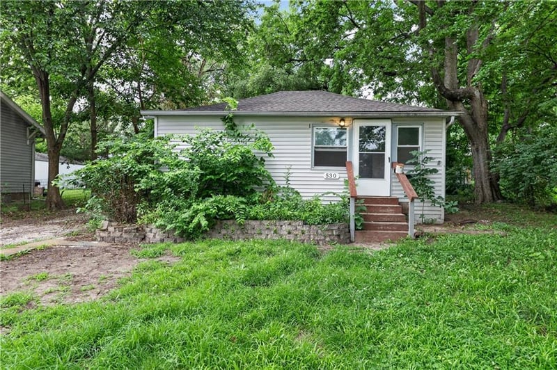 530 Willow Ave, Independence, MO 64053