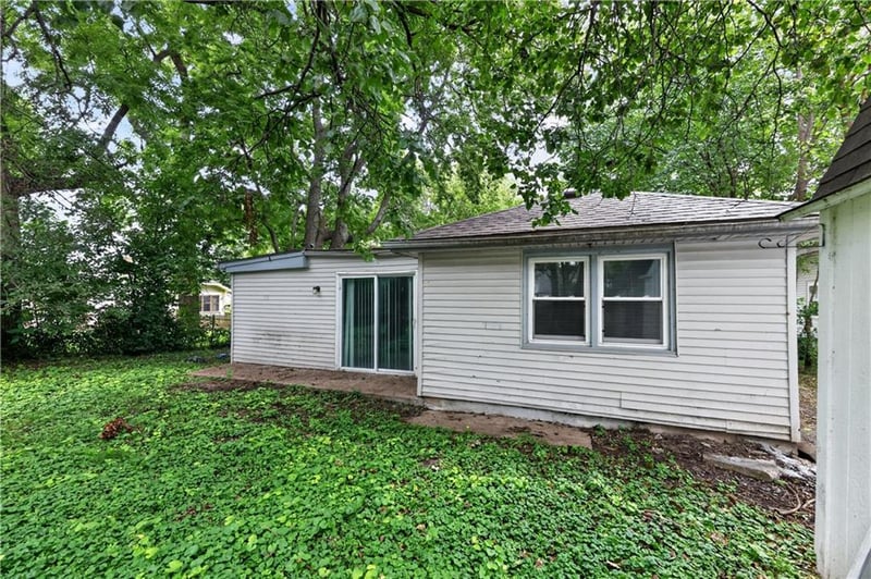 530 Willow Ave, Independence, MO 64053