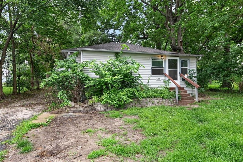 530 Willow Ave, Independence, MO 64053