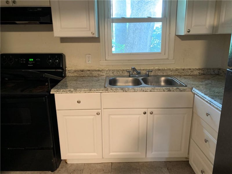 530 Willow Ave, Independence, MO 64053