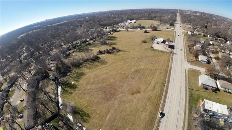 7905 High Grove Rd, Grandview, MO 64030