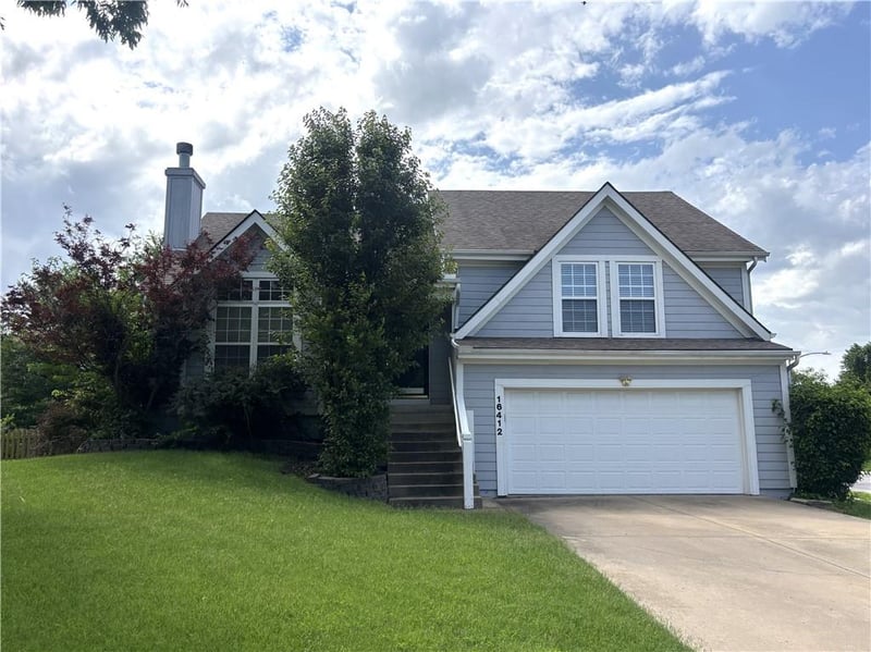 16412 157th Ter, Olathe, KS 66062