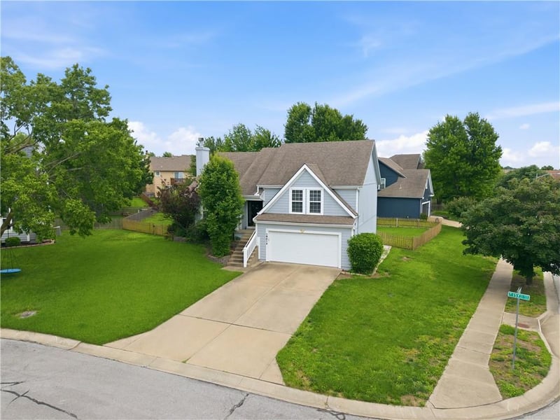 16412 157th Ter, Olathe, KS 66062