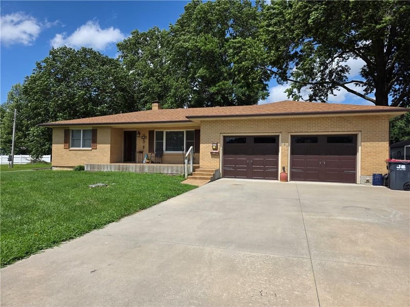 706 Benton St, Windsor, MO 65370