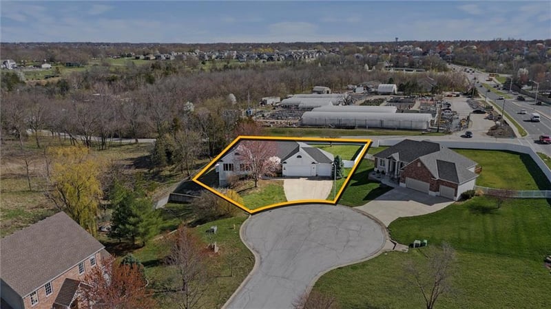 1301 NE Horizon Dr, Lee's Summit, MO 64086